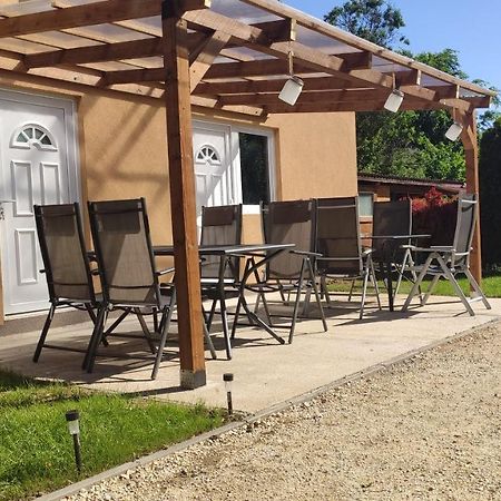 Lelle Lelke Apartmanhaz Apartment Balatonlelle Bagian luar foto