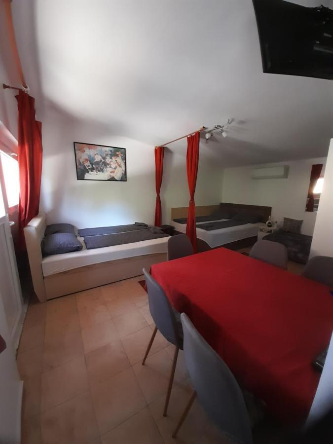Lelle Lelke Apartmanhaz Apartment Balatonlelle Bagian luar foto