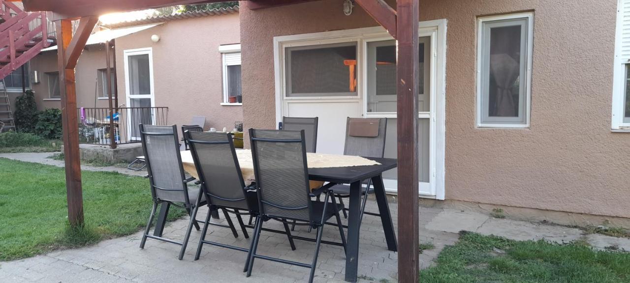 Lelle Lelke Apartmanhaz Balatonlelle Bagian luar foto