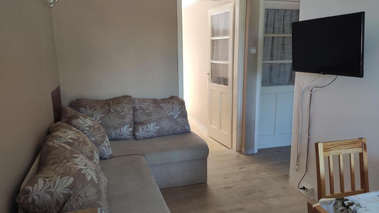Lelle Lelke Apartmanhaz Apartment Balatonlelle Bagian luar foto