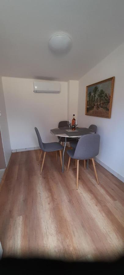 Lelle Lelke Apartmanhaz Apartment Balatonlelle Bagian luar foto