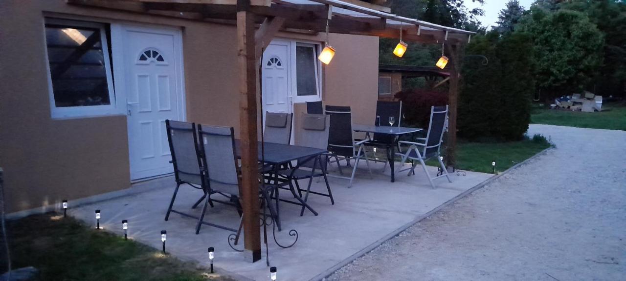 Lelle Lelke Apartmanhaz Apartment Balatonlelle Bagian luar foto
