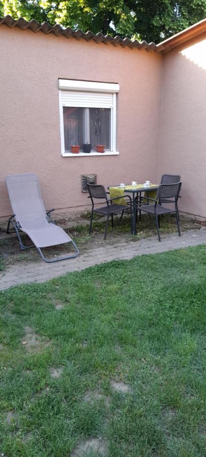 Lelle Lelke Apartmanhaz Apartment Balatonlelle Bagian luar foto