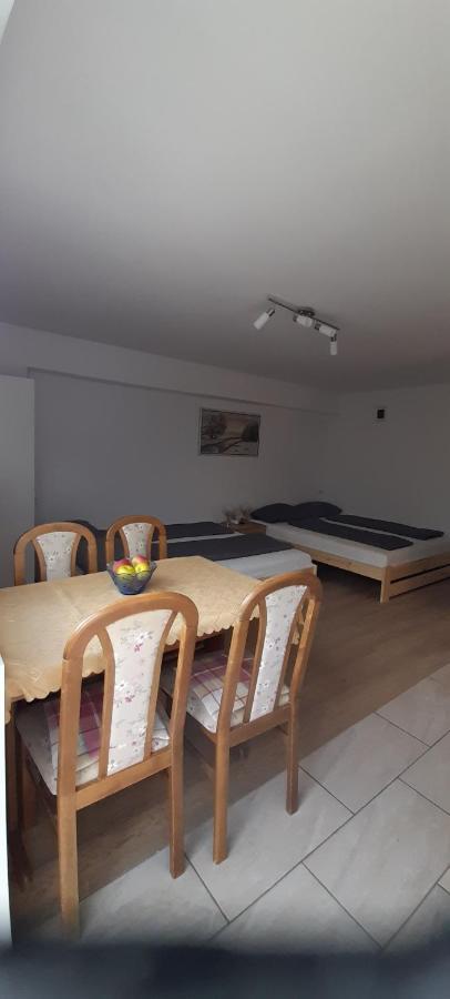 Lelle Lelke Apartmanhaz Apartment Balatonlelle Bagian luar foto