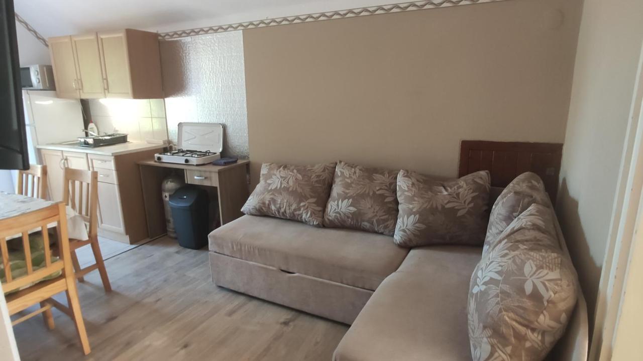 Lelle Lelke Apartmanhaz Apartment Balatonlelle Bagian luar foto