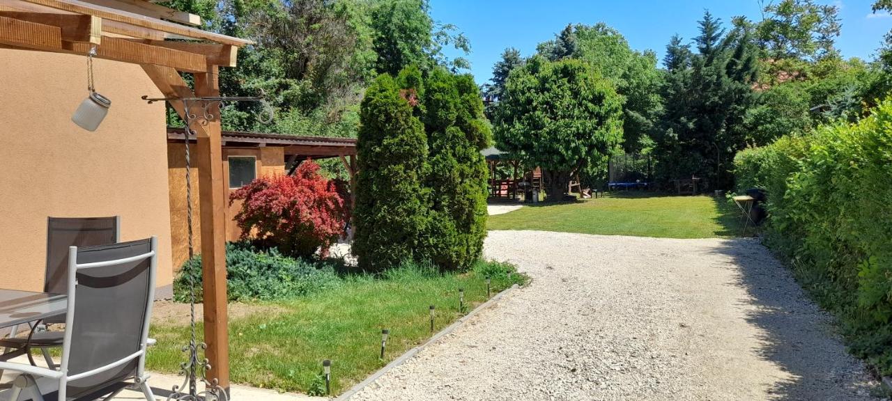Lelle Lelke Apartmanhaz Apartment Balatonlelle Bagian luar foto