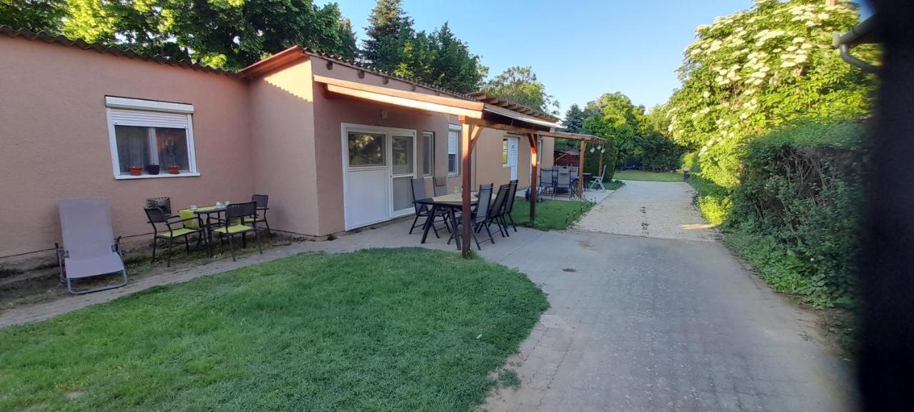 Lelle Lelke Apartmanhaz Apartment Balatonlelle Bagian luar foto