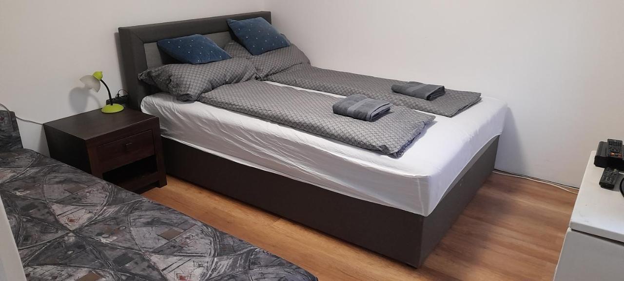 Lelle Lelke Apartmanhaz Apartment Balatonlelle Bagian luar foto