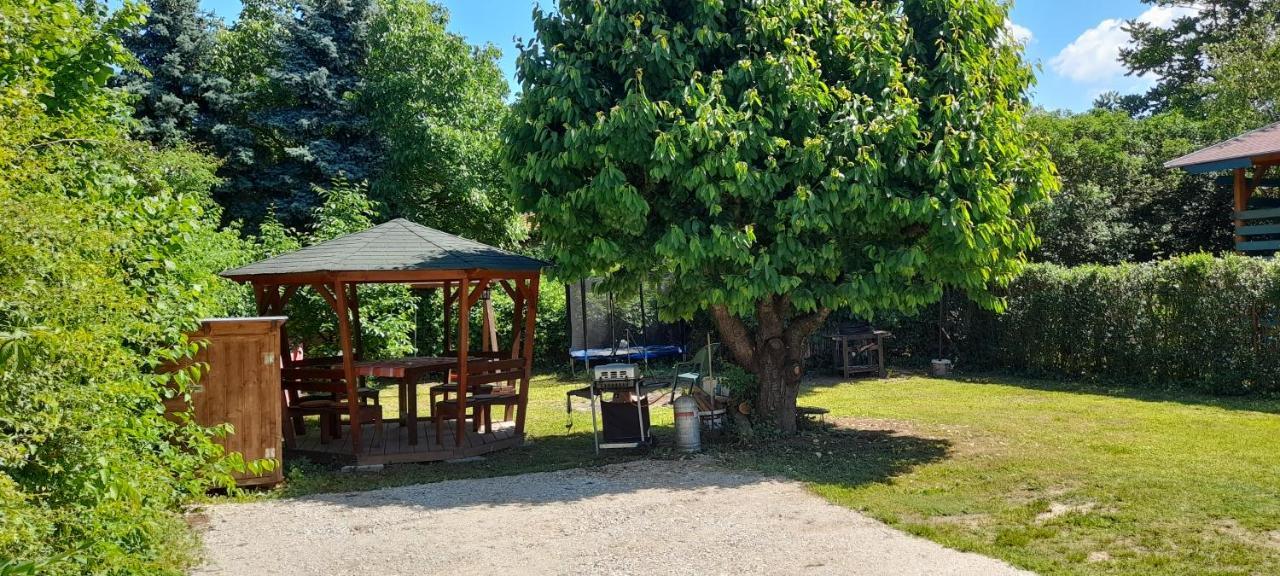 Lelle Lelke Apartmanhaz Apartment Balatonlelle Bagian luar foto